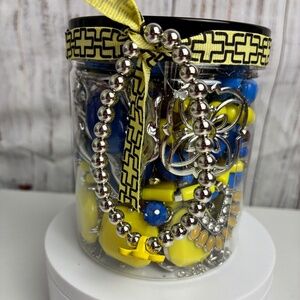 Mystery Treasure 16 oz Jar - Lot 0282